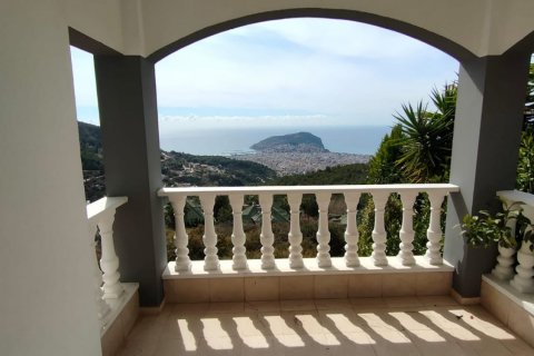 3+1 Villa  in Tepe, Alanya, Antalya, Turkey No. 117574