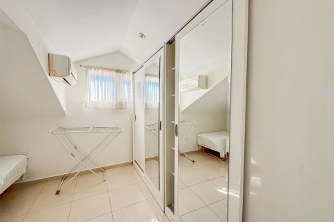 3+1 Takvåning  i Alanya, Antalya, Turkiet Nr. 210348 - 9