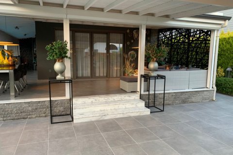 4+1 Villa  in Kusadasi, Aydin, Türkei Nr. 133320 - 25