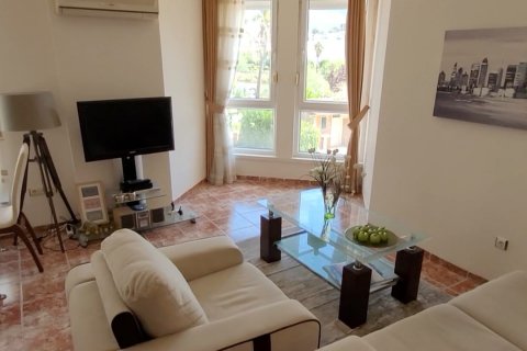 2+1 Lägenhet i Tosmur, Alanya, Antalya, Turkiet Nr. 113822 - 2