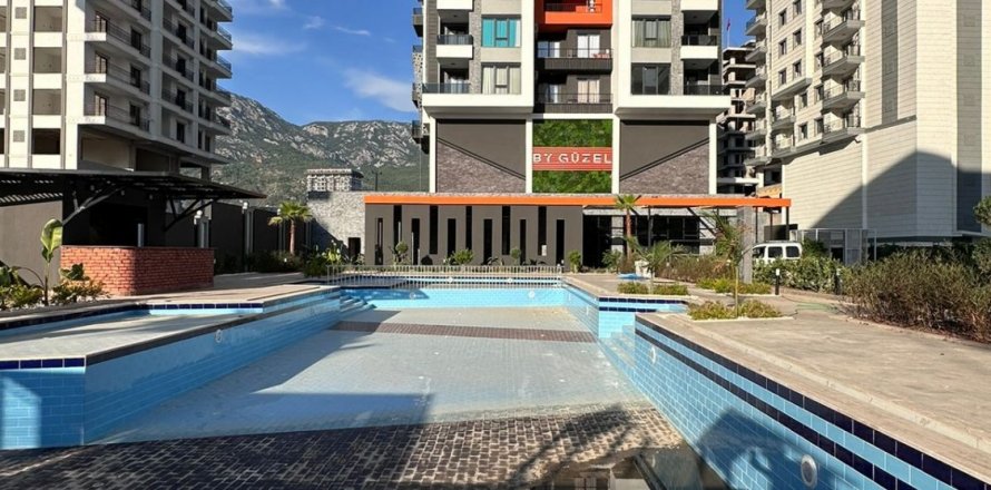 2+1 Apartment  in Mahmutlar, Antalya, Turkey No. 144333