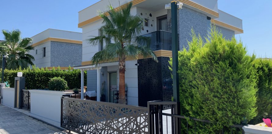 4+1 Villa  in Kusadasi, Aydin, Türkei Nr. 133320