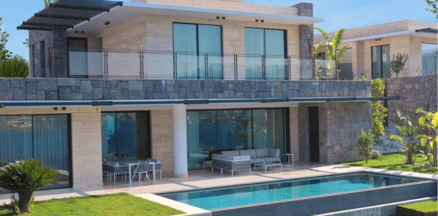 5+1 Villa  in Bodrum, Mugla, Turkey No. 206590
