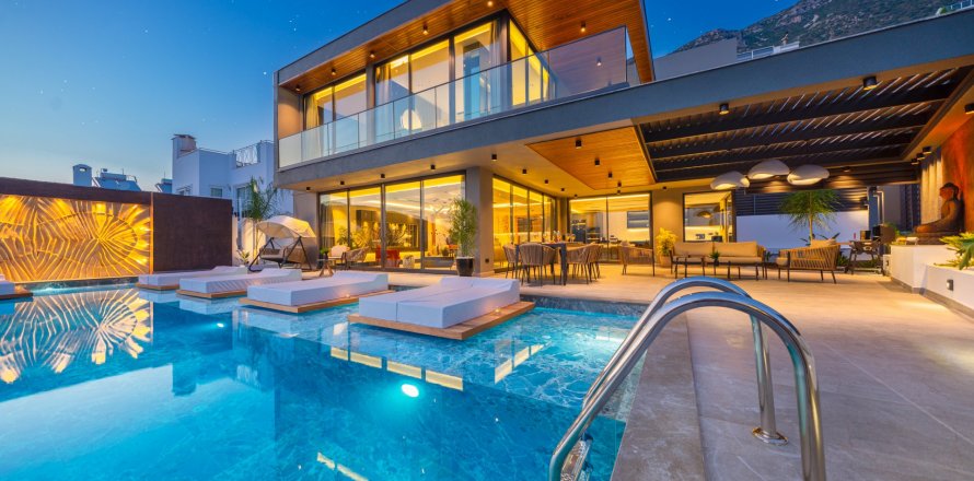 5+1 Villa  i Kalkan, Antalya, Tyrkiet Nr. 132028