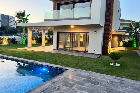 Продажа виллы  в Измире, Турция 5+1, 220м2, №143627 – фото 15