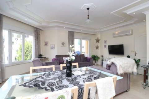 Daire  2+1  Alanya, Antalya, Türkiye №132925