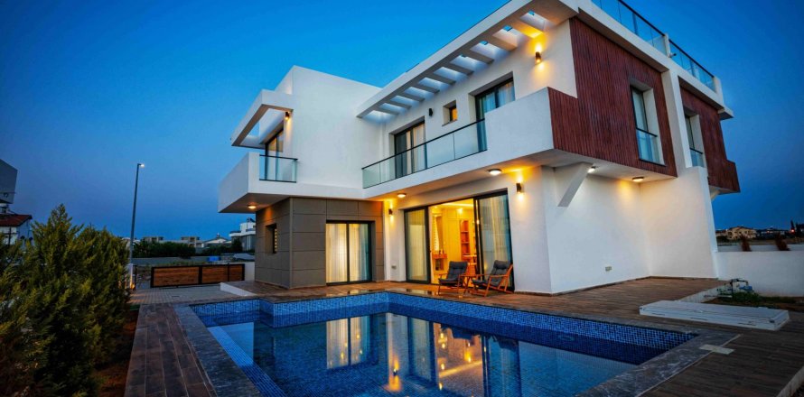 Villa in Famagusta, Northern Cyprus No. 211181