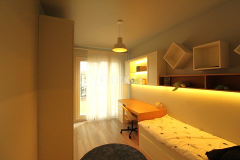 Продажа квартиры в Бююкчекмедже, Стамбуле, Турция 1+1, 69м2, №150098 – фото 26