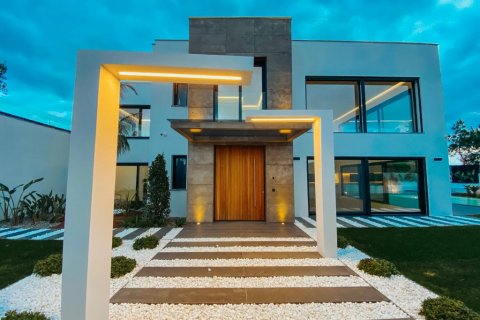 6+1 Villa  in Alacati, Izmir, Türkei Nr. 131194