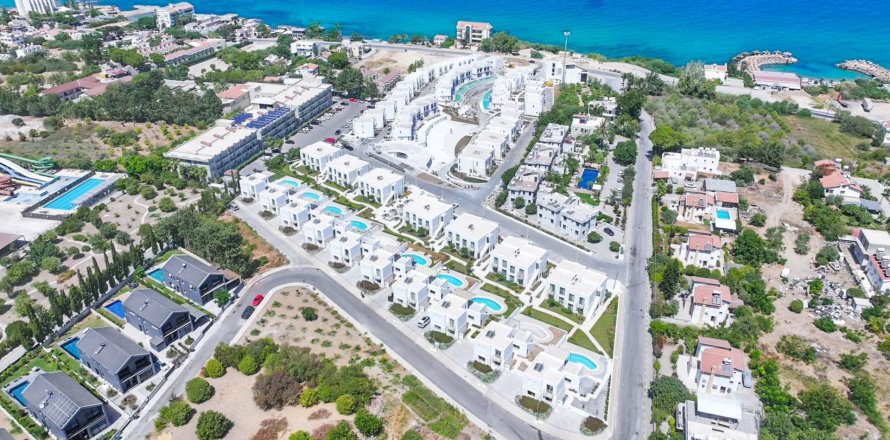 Apartment in Girne, Northern Cyprus No. 210619