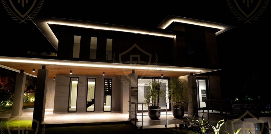 5+1 Villa in Cesme, Izmir, Türkei Nr. 131198