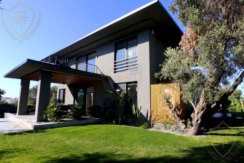 5+1 Villa in Cesme, Izmir, Türkei Nr. 131198 - 11