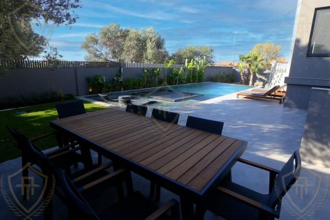 5+1 Villa in Cesme, Izmir, Türkei Nr. 131198 - 15