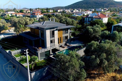 5+1 Villa in Cesme, Izmir, Türkei Nr. 131198 - 13
