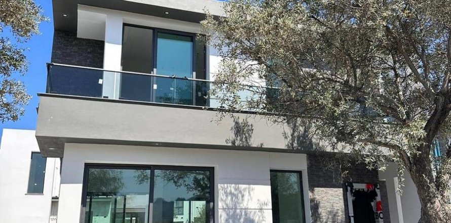 3+0 Villa in Girne, Nr. 190986