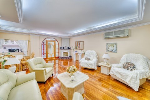 Daire   Oba, Antalya, Türkiye №140840 - 2
