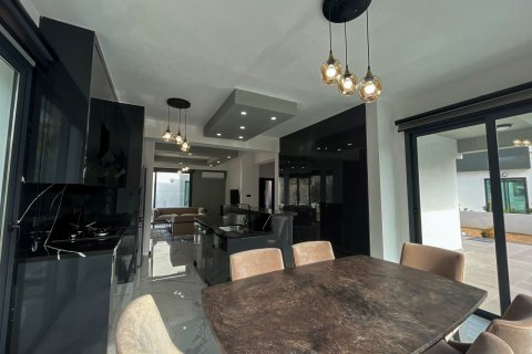 Продажа виллы  в Гирне, Северный Кипр 4 комн., 230м2, №210902 – фото 15