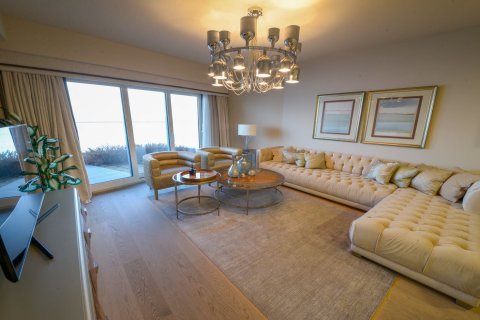 4+1 Apartment in Sea Pearl, Istanbul, Turkey No. 131798