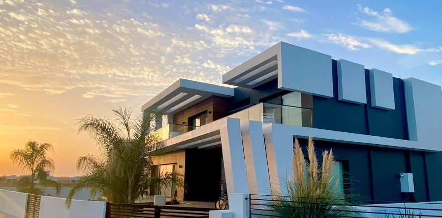 Villa i Famagusta, Nr. 211023