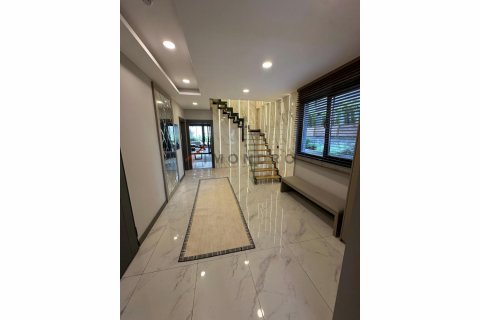 Apartment for sale  in Üsküdar, Istanbul, Turkey, 6 bedrooms, 284m2, No. 206965 – photo 12