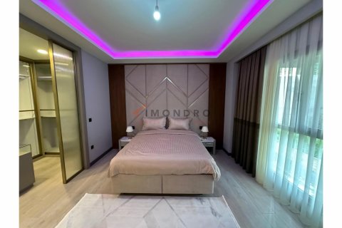 Apartment for sale  in Üsküdar, Istanbul, Turkey, 6 bedrooms, 284m2, No. 206965 – photo 13