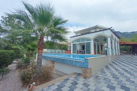 3+1 Villa in Girne, Northern Cyprus No. 190808