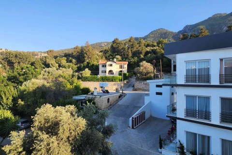 Apartment in Girne, Northern Cyprus No. 210983