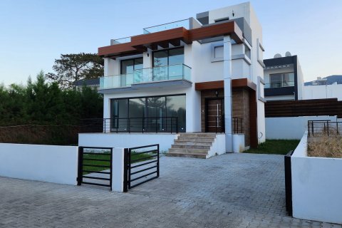 Villa  in Alsancak, Girne,  Nr. 210871 - 3