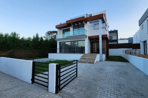 Villa  in Alsancak, Girne,  Nr. 210871 - 13