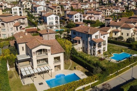 Villa 3+1 İstanbul, Türkiye №131227 - 2