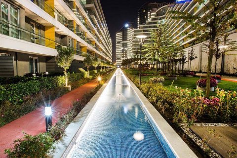 1+1 Apartment in The Superior Living Batisehir, Bagcilar, Istanbul, Turkey No. 144617