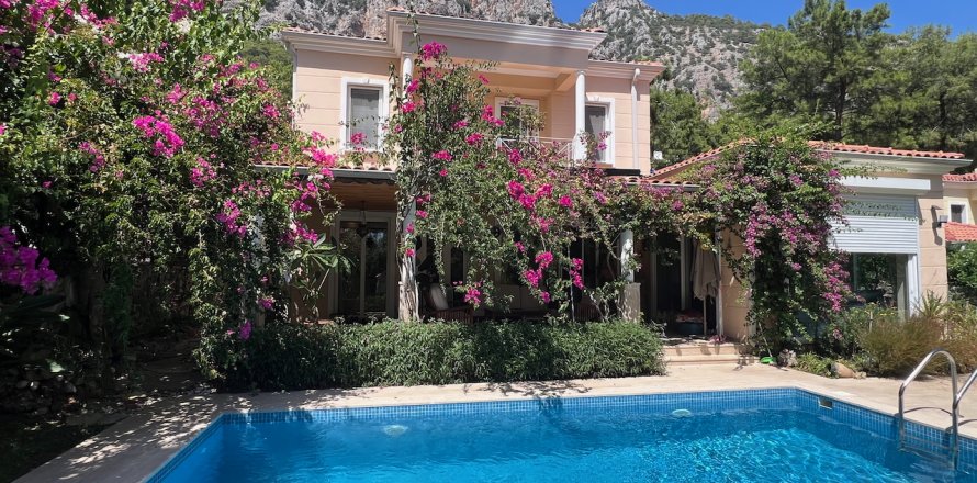 2+2 Villa in Gocek, Mugla, Turkey No. 194034