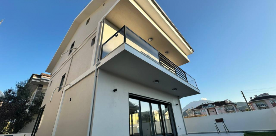 4+1 Villa i Fethiye, Mugla, Tyrkia Nr. 193988