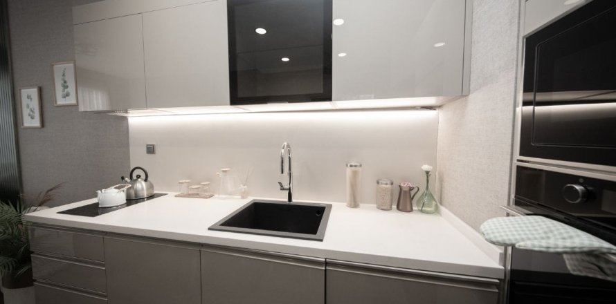 1+1 Apartment  in Beylikduezue, Istanbul, Turkey No. 189317