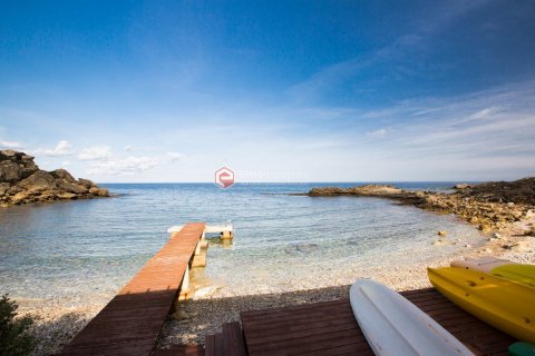 Villa for sale in Northern Cyprus, 4 bedrooms, 335m2, No. 138867 – photo 25