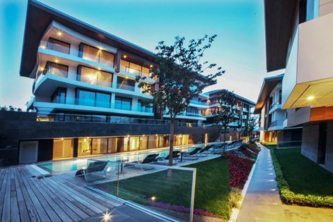 4+1 Apartment in Istanbul, Turkey No. 131300