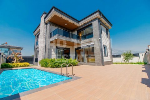 Villa in Dosemealti, Antalya, Turkey No. 211674