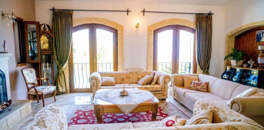 Villa  3+1  Girne,  №190795