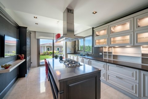 4+1 Villa in Beylikduezue, Istanbul, Turkey No. 147511