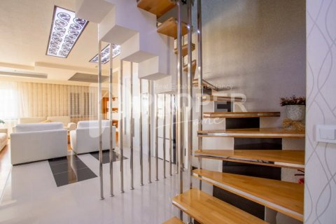 Продажа квартиры в Аланье, Анталье, Турция 6 комн., 240м2, №42075 – фото 19