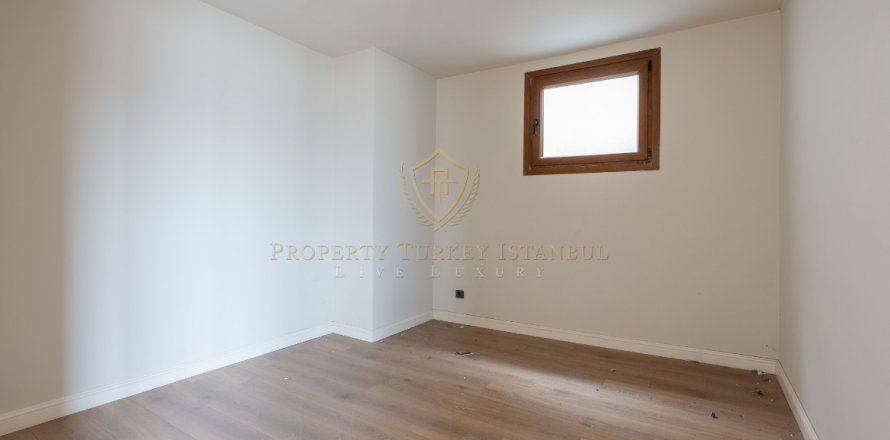 5+1 Villa  i Zekeriyakoy, Istanbul, Tyrkiet Nr. 147435