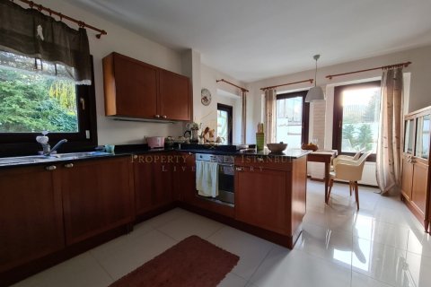5+1 Villa  in Zekeriyakoy, Istanbul, Turkey No. 147440