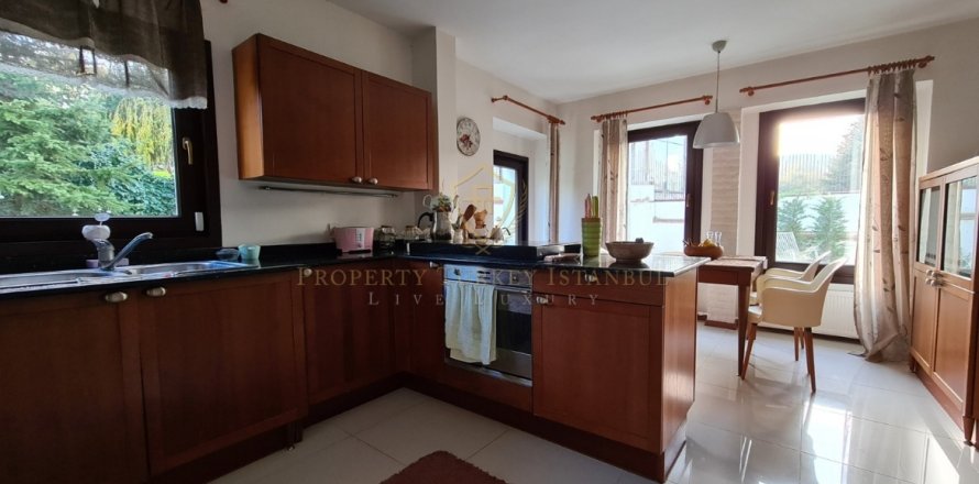 5+1 Villa  i Zekeriyakoy, Istanbul, Tyrkiet Nr. 147440