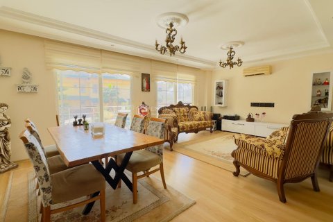 Villa for sale in Alanya, Antalya, Turkey, 4 bedrooms, 220m2, No. 191978 – photo 11