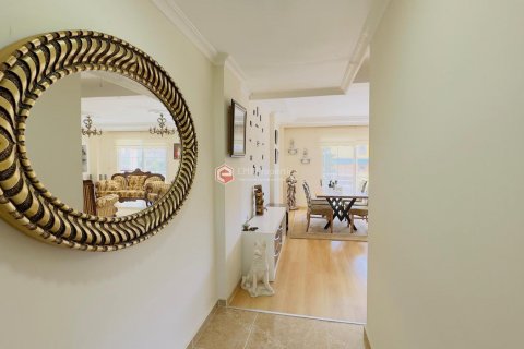 Villa for sale in Alanya, Antalya, Turkey, 4 bedrooms, 220m2, No. 191978 – photo 12