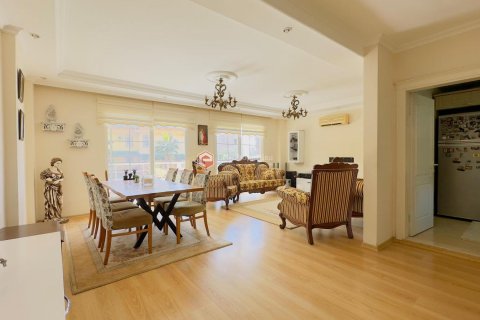 Villa for sale in Alanya, Antalya, Turkey, 4 bedrooms, 220m2, No. 191978 – photo 13