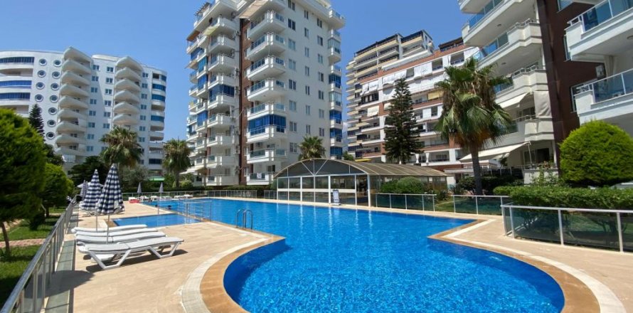 Apartment in Mahmutlar, Antalya, Turkey No. 210166