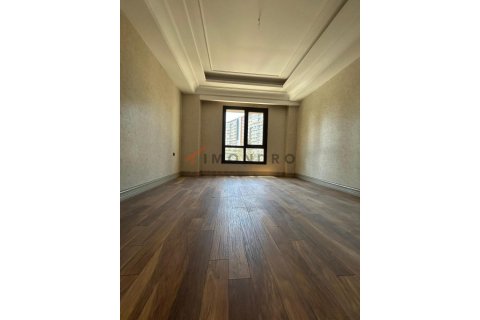 5+1 Wohnung  in Zeytinburnu, Istanbul, Türkei Nr. 152111 - 27