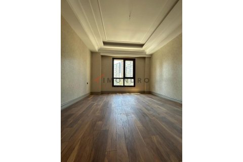 5+1 Wohnung  in Zeytinburnu, Istanbul, Türkei Nr. 152111 - 22