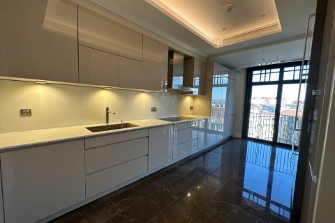 4+1 Apartment in Istanbul, Turkey No. 147753